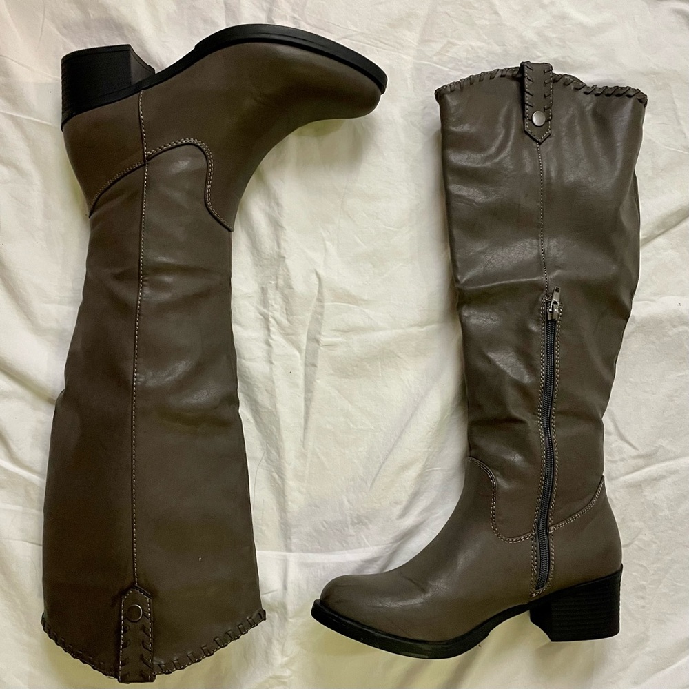 RAMPAGE Dk. Gray Knee-High, Low-Heeled Vegan Boots Sz. 8.5 NEW WITH BOX!